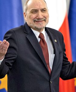 Posłowie zdecydowali. Antoni Macierewicz pozostaje na stanowisku