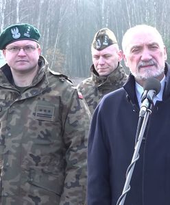 Okładka z trotylem. Macierewicz uderza w tygodnik braci Karnowskich