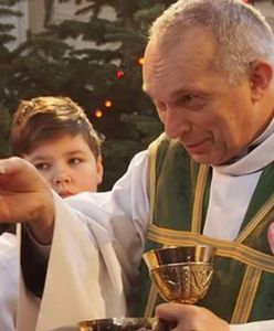 Wiemy, kim jest ksiądz, który pożegnał Korę wykonując jej utwór. To była twarz TVP