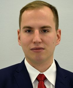 Adam Andruszkiewicz dojeżdża do Sejmu pociągiem. Pobiera ryczałt na paliwo