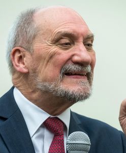 Andrzej Duda zawetował ustawę degradacyjną. To nie jest dobry dzień dla Antoniego Macierewicza