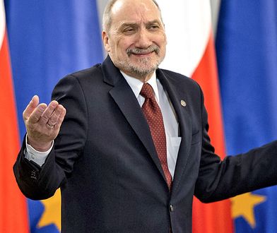 Posłowie zdecydowali. Antoni Macierewicz pozostaje na stanowisku