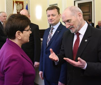 Minister Macierewicz 47 razy leciał wojskową CASĄ. 6,7 mln zł na loty rządu