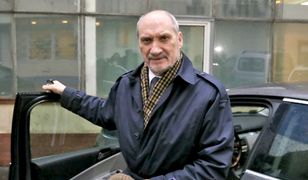 Macierewicz: rozważamy możliwość pozostawienia przez Rosjan dużych sił po manewrach "Zapad-17"