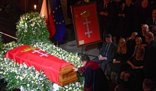 "Mechanizm przemocy politycznej jest zawsze ten sam. Zaczyna się od dzielenia ludzi na dobrych i złych" [OPINIA]