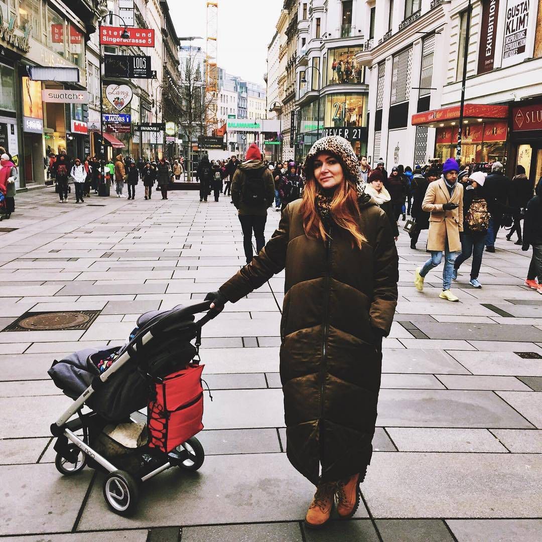 Ania Rusowicz na spacerze z synem Tytusem