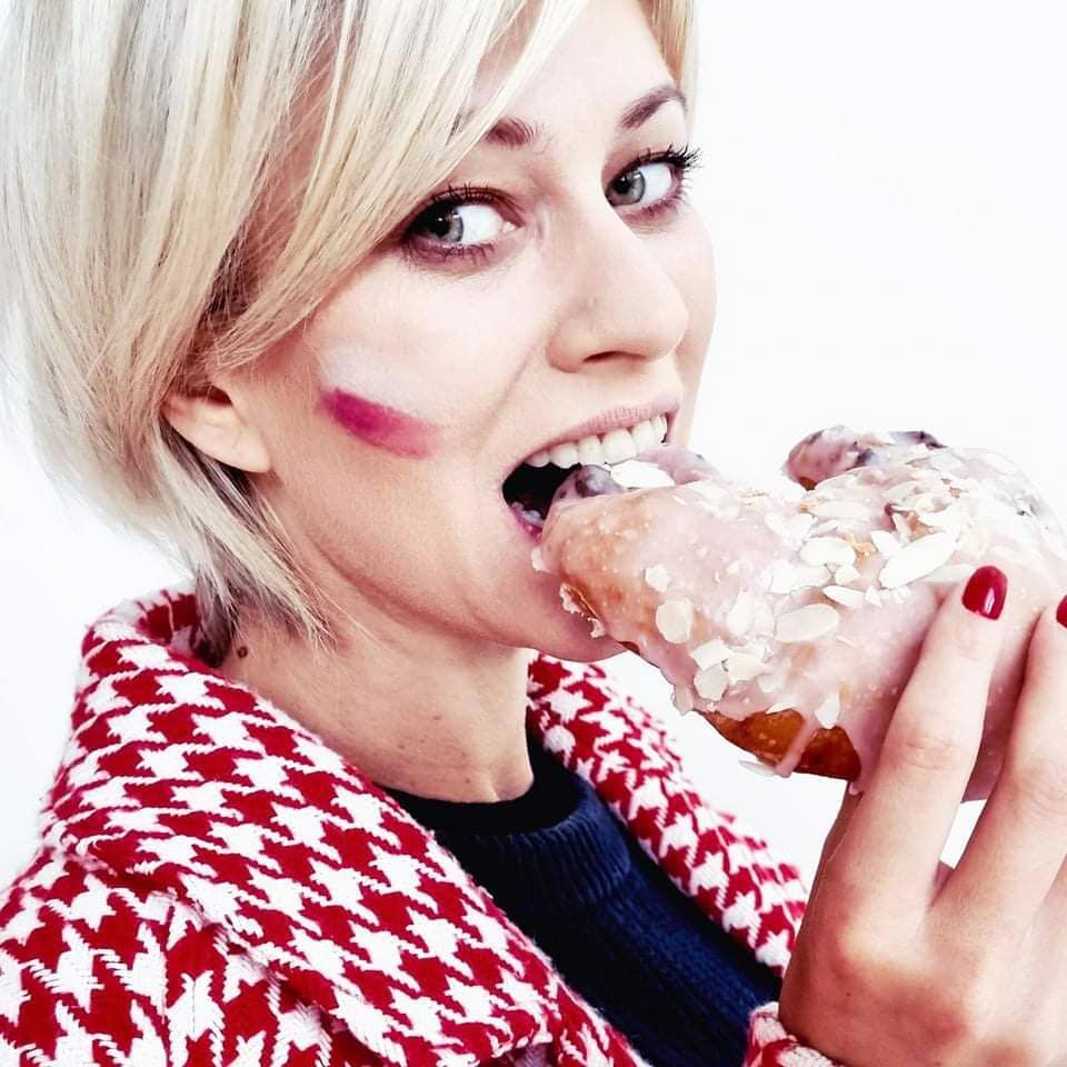 Katarzyna Zdanowicz objada się z okazji 11 listopada. Fot. Instagram
