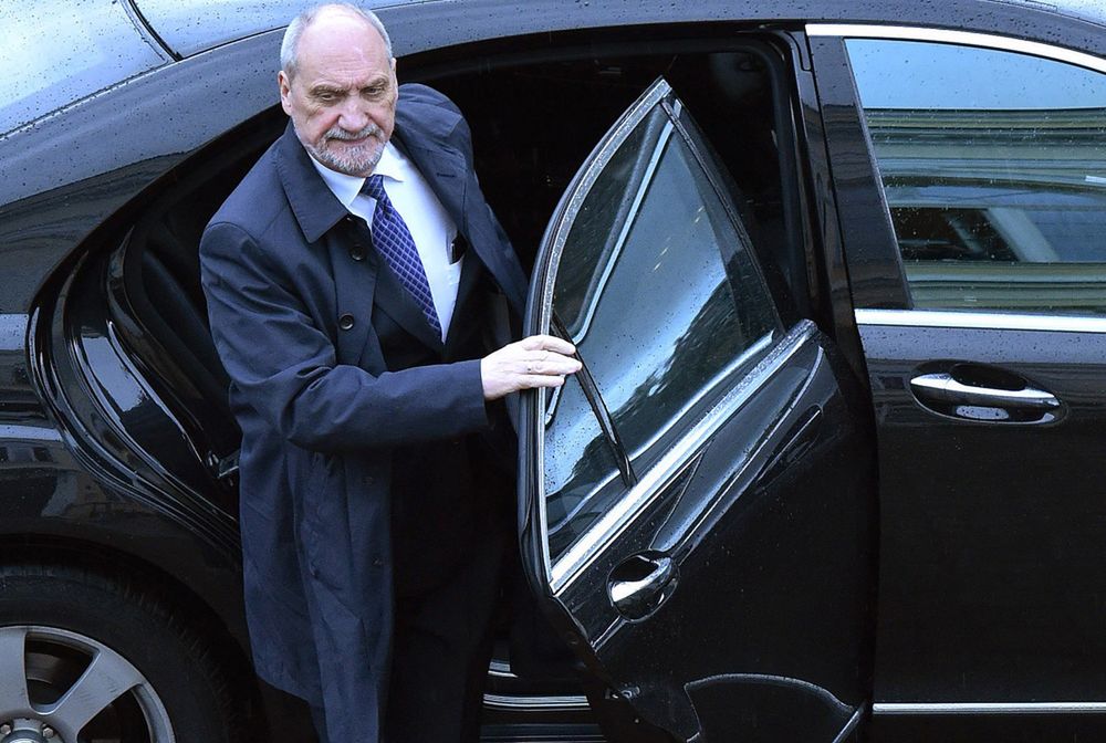 Macierewicz 10 kwietnia jak rajdowiec. 8 miejsc w 6 godzin