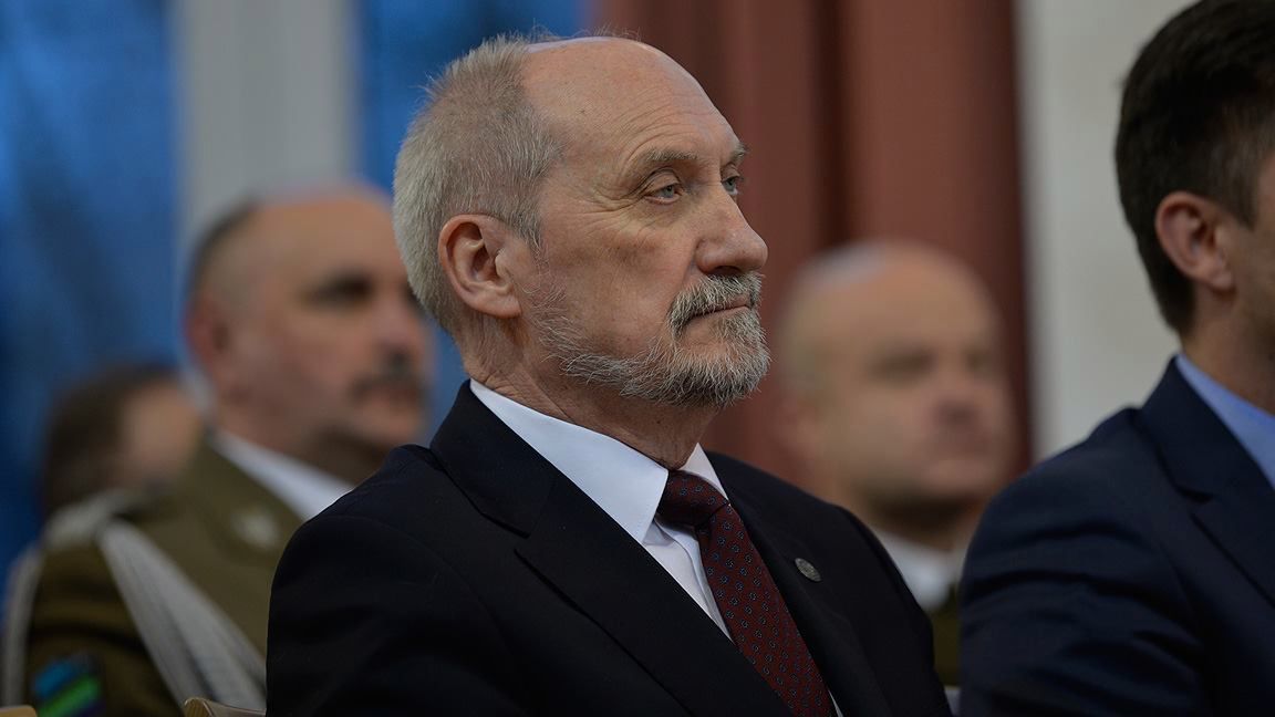 Antoni Macierewicz, szef MON