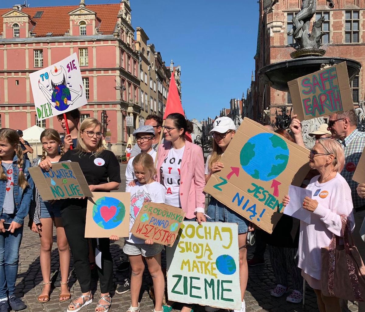 Magdalena Adamowicz i Aleksandra Dulkiewicz na proteście klimatycznym w Gdańsku