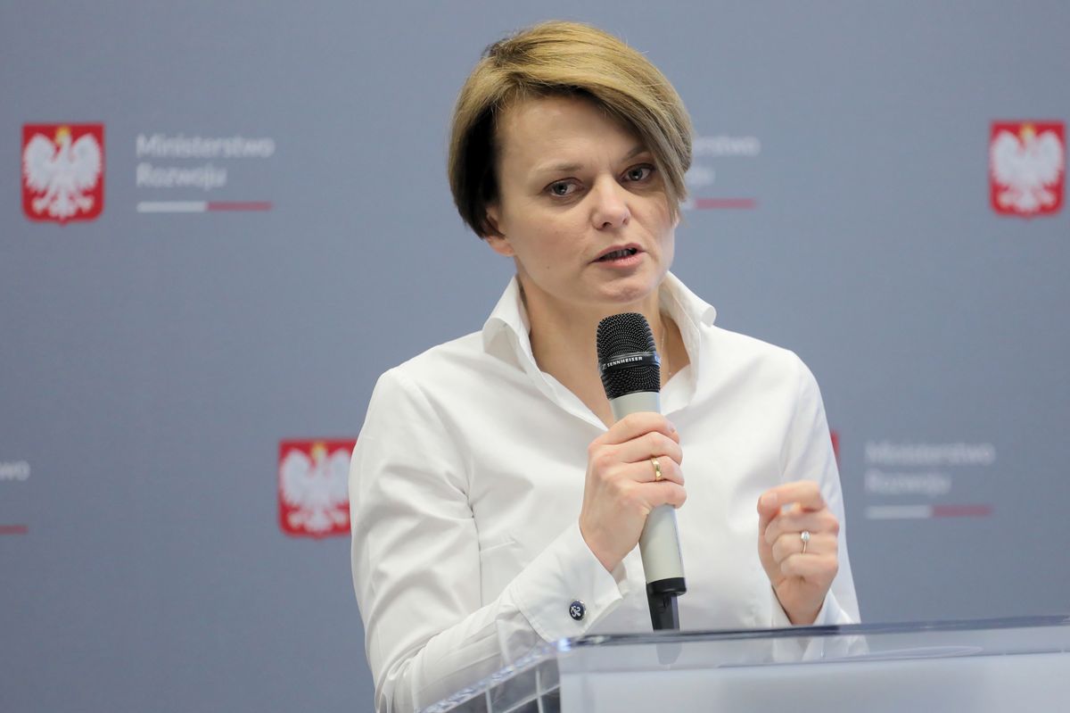 Sejm przyjął ustawę "dyscyplinującą sędziów". Jedna posłanka się "wyłamała"