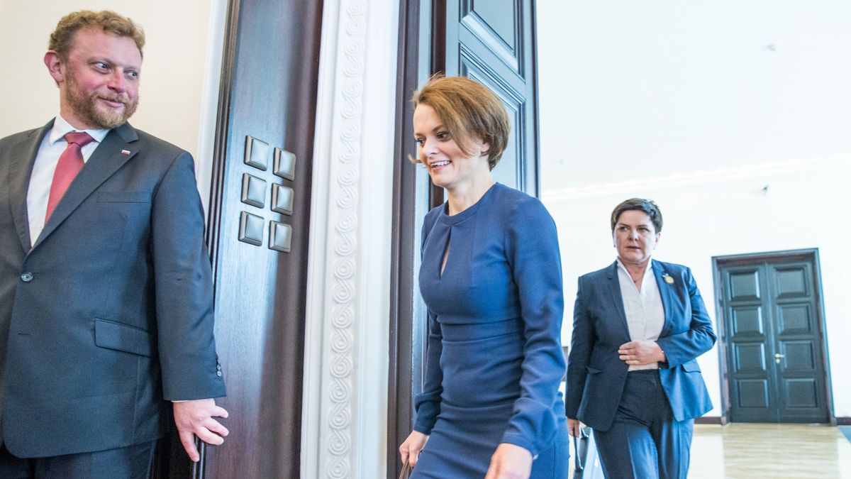 Wśród ministrów też nie brakuje frankowiczów. Kredyty we frankach mają m.in. Jadwiga Emilewicz (w środku) czy Łukasz Szumowski (z lewej)