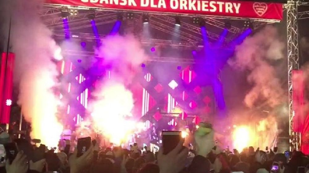 Paweł Adamowicz dźgnięty nożem podczas finału WOŚP. Będzie oddawana krew dla prezydenta Gdańska