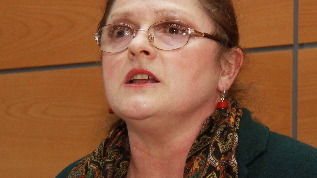 Stare zdjęcia Krystyny Pawłowicz. Tak wyglądała jako 17-latka. Jej uroda niejednego powaliła na kolana