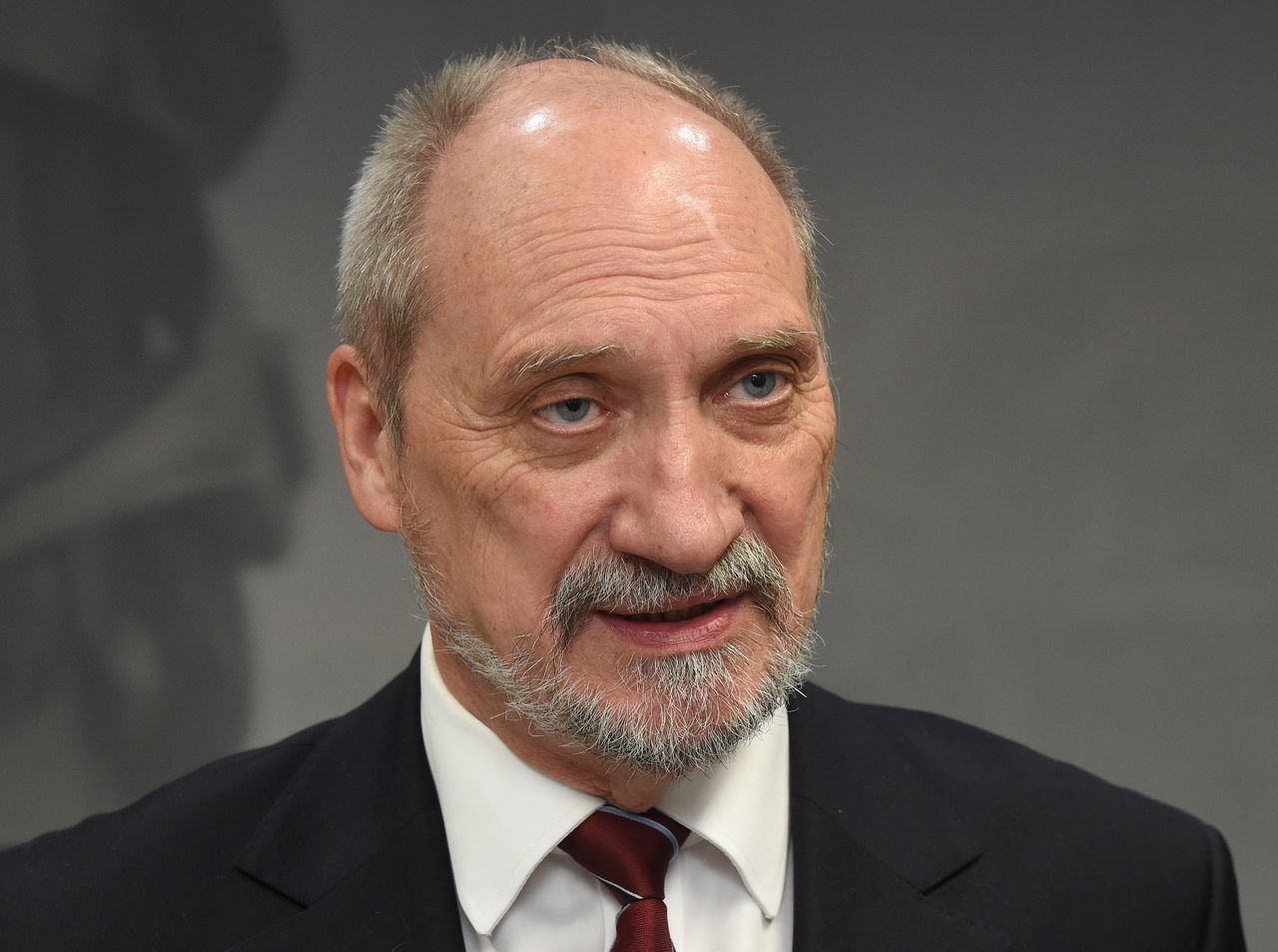 Antoni Macierewicz wyraża "pełne poparcie" dla decyzji Trumpa o ataku