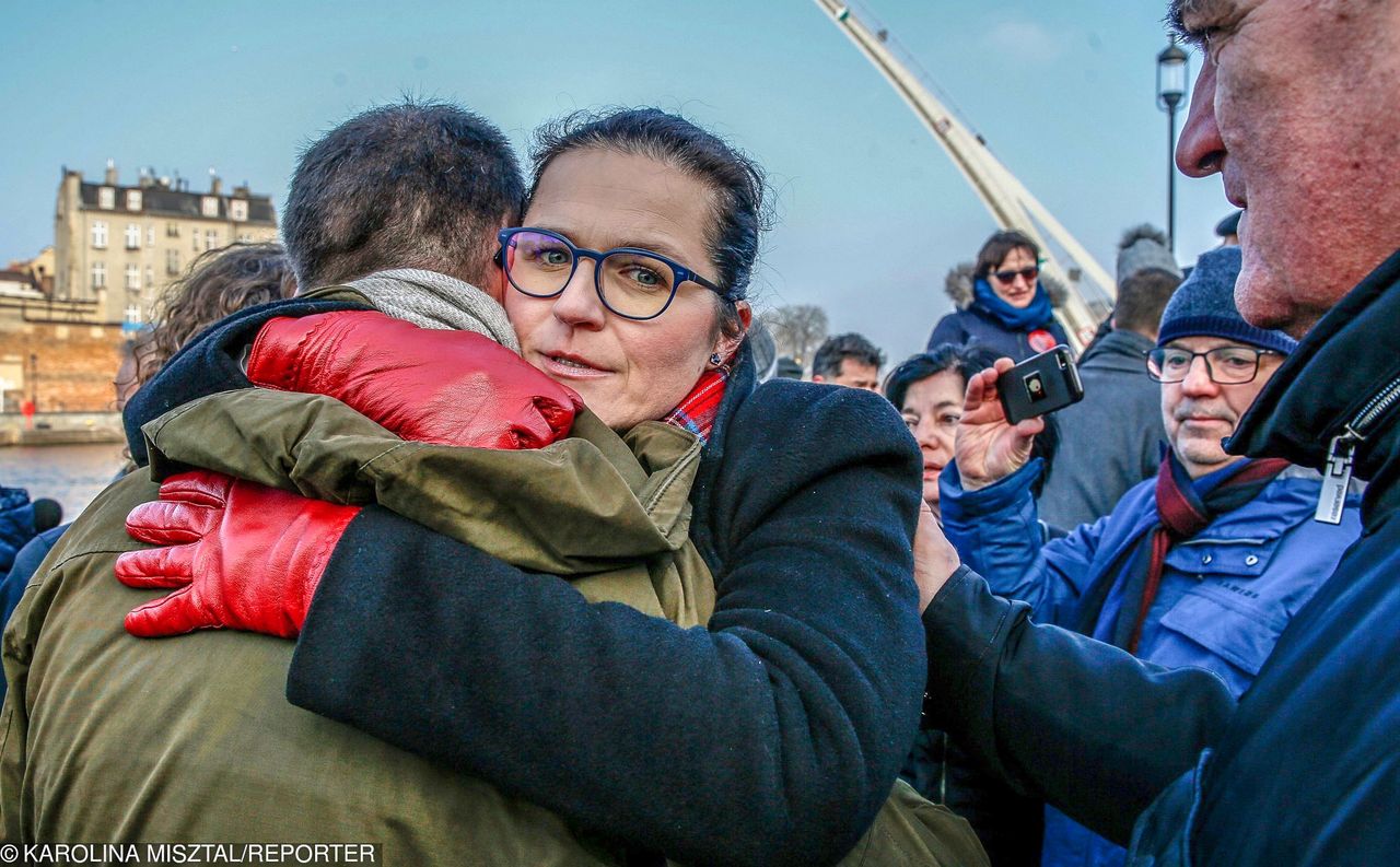 Czy Aleksandra Dulkiewicz wyjdzie z cienia Pawła Adamowicza? [OPINIA]