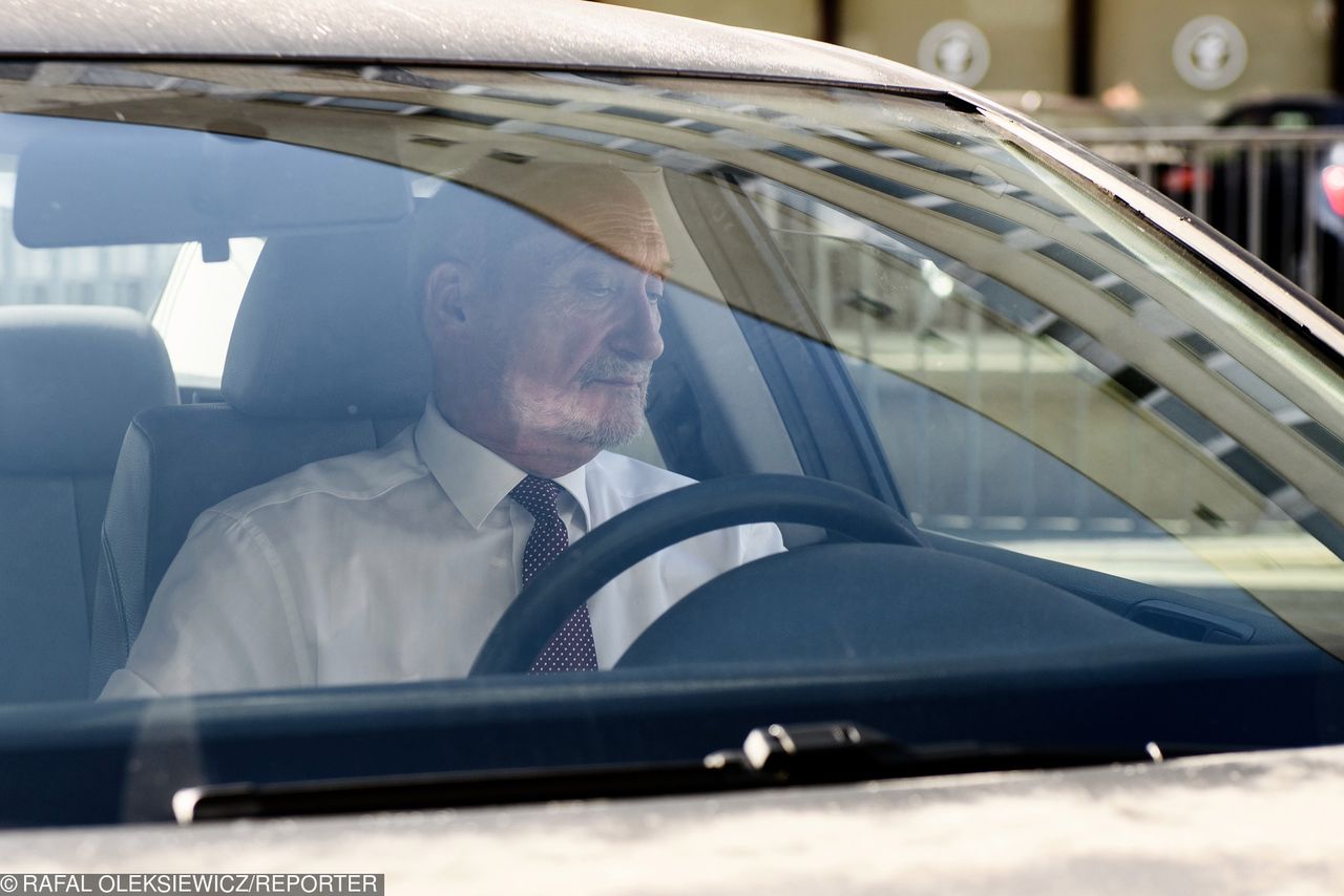 Nieoficjalnie: Antoni Macierewicz wymyślił dla siebie nową funkcję. Już czyni zabiegi