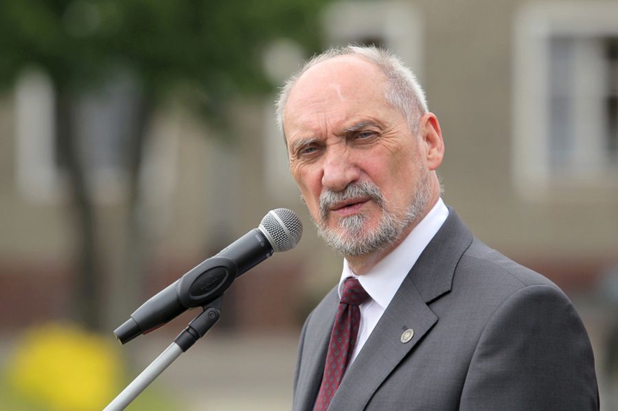 Macierewicz oskarża Tuska i Kopacz: dostali informację o sekcji zwłok i ją utajnili