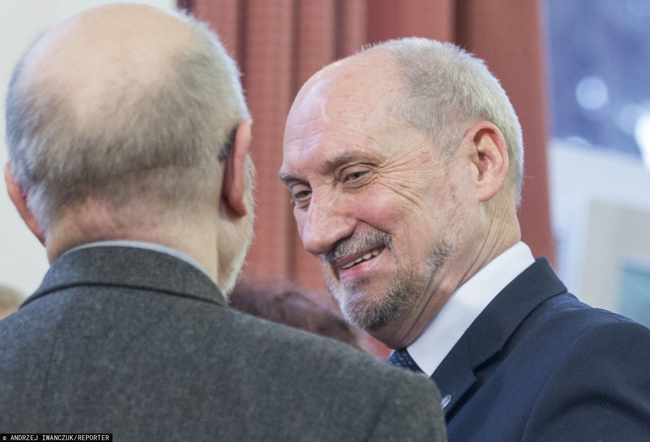 Macierewicz triumfuje. Podkomisja smoleńska uzyskała ważną zgodę