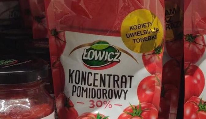 "Kobiety uwielbiają torebki". Hasło reklamowe na koncentracie Łowicz podzieliło internautów