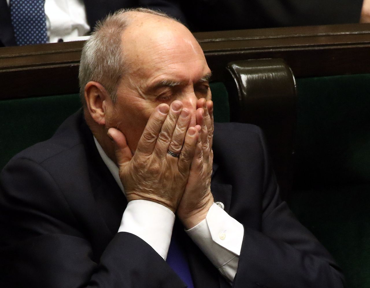 Macierewicz został sam. Najmocniejszy dowód zobaczyliśmy w TVP