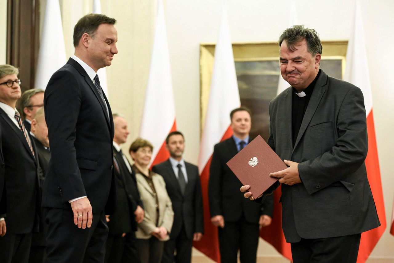 "Im nawet nie powinno się dać kury szczać prowadzić". Ksiądz bezlitosny dla europosłów PO 