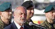 Upamiętnią ofiary rzezi wołyńskiej w centrum Warszawy? Macierewicz ma pomysł