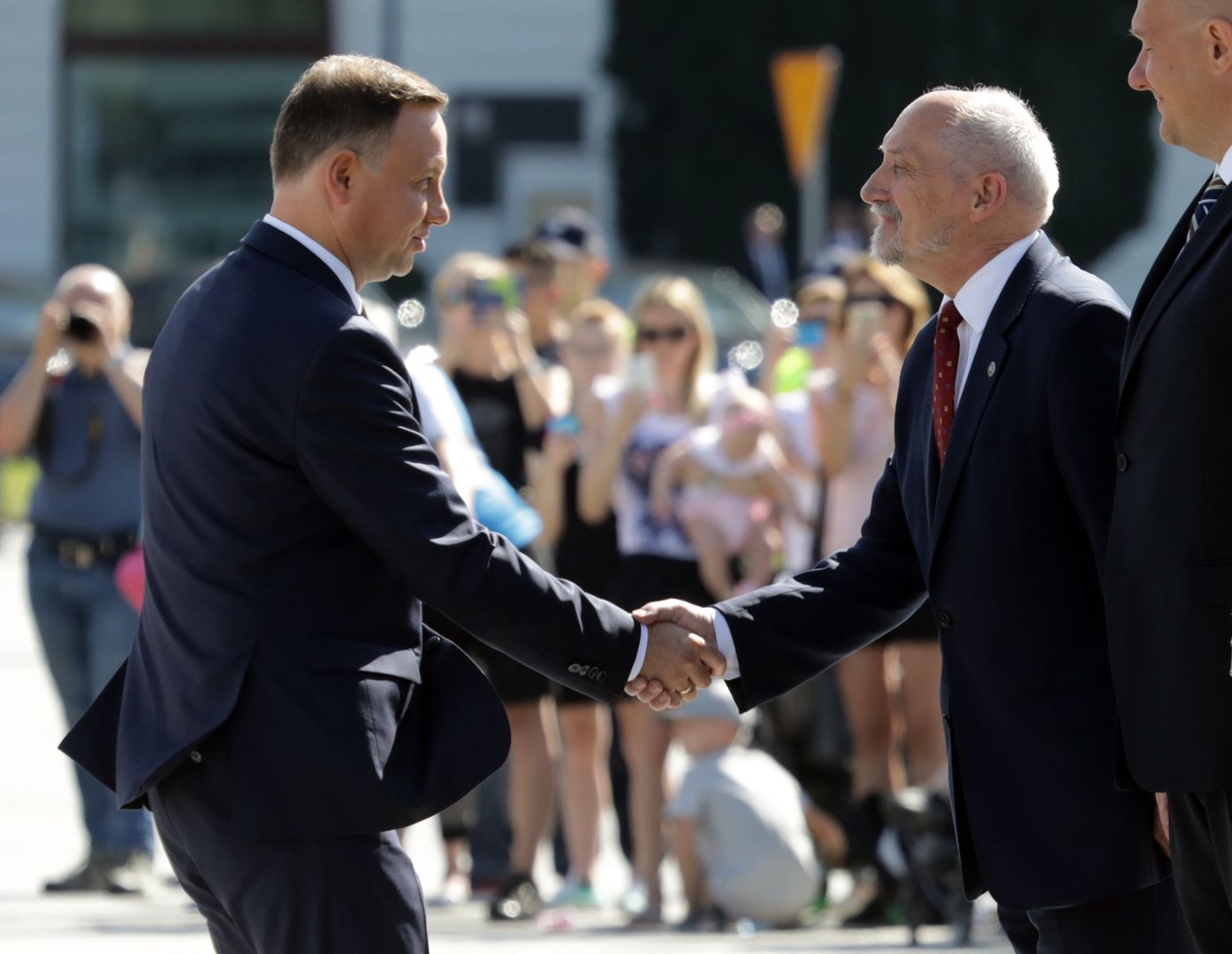 Prezydent nie ustąpi szefowi MON. Znów nie będzie generalskich nominacji?