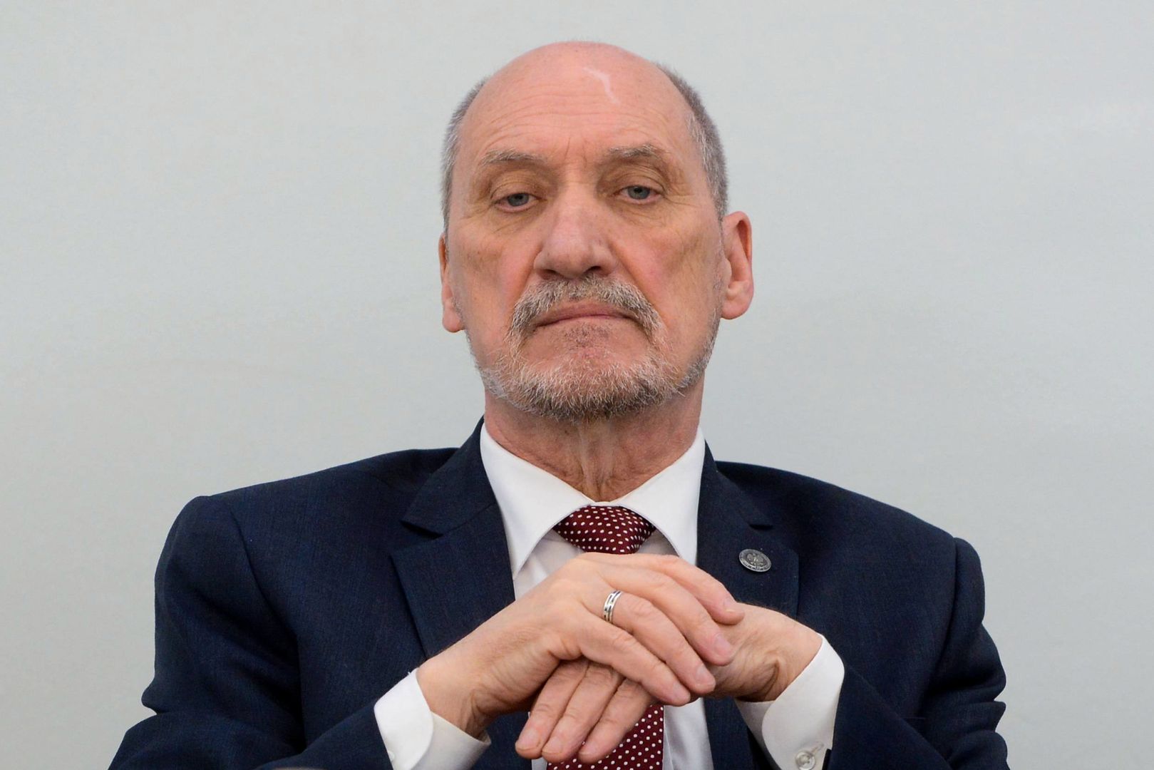 Macierewicz żali się na Jacka Kurskiego. "Wierzę, że TVP wkrótce opublikuje raport ws. katastrofy smoleńskiej"