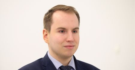Andruszkiewicz pisał do resortu cyfryzacji. Chciał wiedzieć, ilu młodych tam pracuje