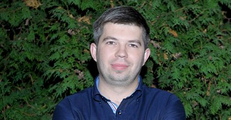 "Rolnik szuka żony": Paweł Szakiewicz nie zrezygnował z polityki. Znów startuje w wyborach