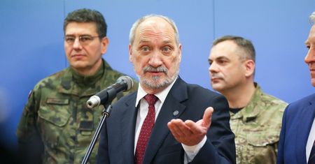 Macierewicz obiecywał strzelnicę w każdym powiecie. Powstała… jedna