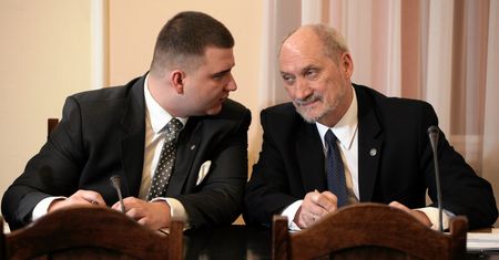 MON dementuje doniesienia medialne. Chodzi o relacje Antoniego Macierewicza z firmą Bartłomieja Misiewicza