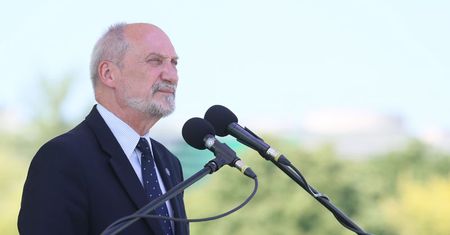ABW chce ścigania Macierewicza. Zdekonspirował agentów?