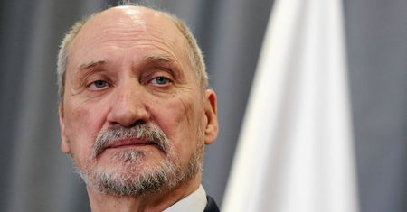 Macierewicz pożegna się z rządem? Nie ma tematu