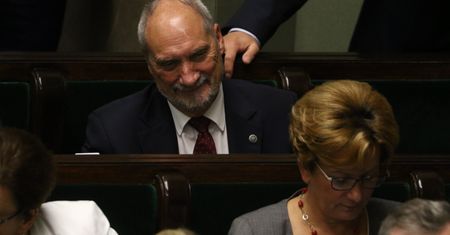 "Musi pan trafić na śmietnik historii". Gorąco w Sejmie. Poszło o Macierewicza