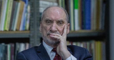 Macierewicz nakazał włamanie do siedziby NATO. Sąd wydał wyrok