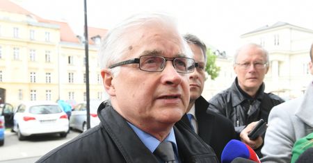 Włodzimierz Cimoszewicz potrącił kobietę. Do szpitala zawiózł ją znajomy byłego premiera. Nowe wątki