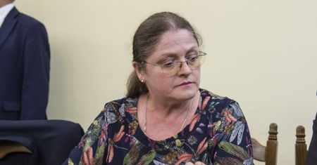 Wszyscy wstali, tylko nie ona. Pawłowicz tłumaczy, dlaczego