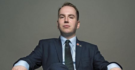 Andruszkiewicz ujawnił swój majątek. Wiemy też ile zarabia