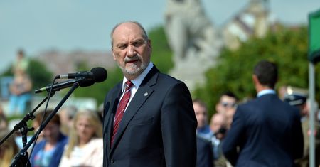 Antoni Macierewicz odwiedził żołnierza poszkodowanego na poligonie