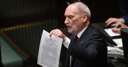 Tylko w WP. Wiemy, co pokazano na utajnionej komisji obrony - to drastyczne zdjęcia ciał ze Smoleńska