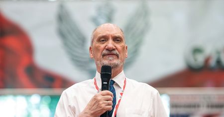 "Zaniedbania Macierewicza". NIK o wzroście wydatków w MON