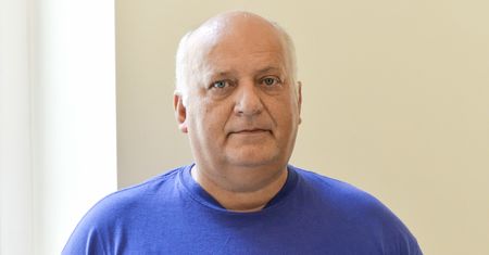 Tablica Kaczyńskich ze stoczni trafiła do magazynu. "To nasz błąd i nadgorliwość"