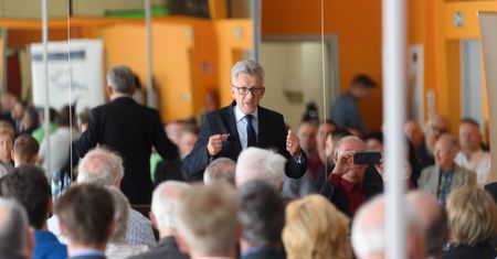 Awantura na spotkaniu z posłem Piotrowiczem. "W ryja mu dać, to się zamknie"