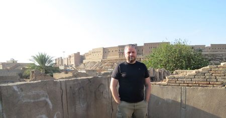 Polscy dziennikarze trafili do więzienia w Syrii. "W 24-osobowej celi były 53 osoby"