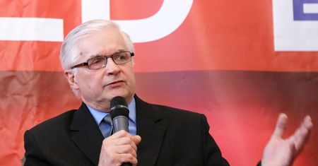 Cimoszewicz komentuje ustawę 447: Bronimy tego, co się komuś należy