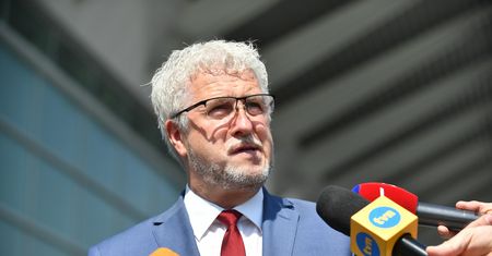 Posiłki dla protestujących w Sejmie. Jacek Wojciechowicz oferuje pomoc