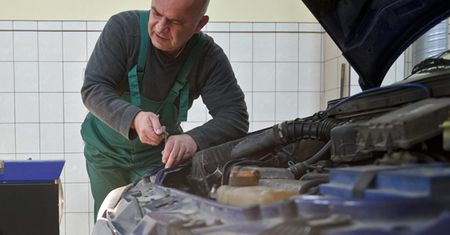 Nowe przepisy o przeglądach: już spisuje się przebieg
