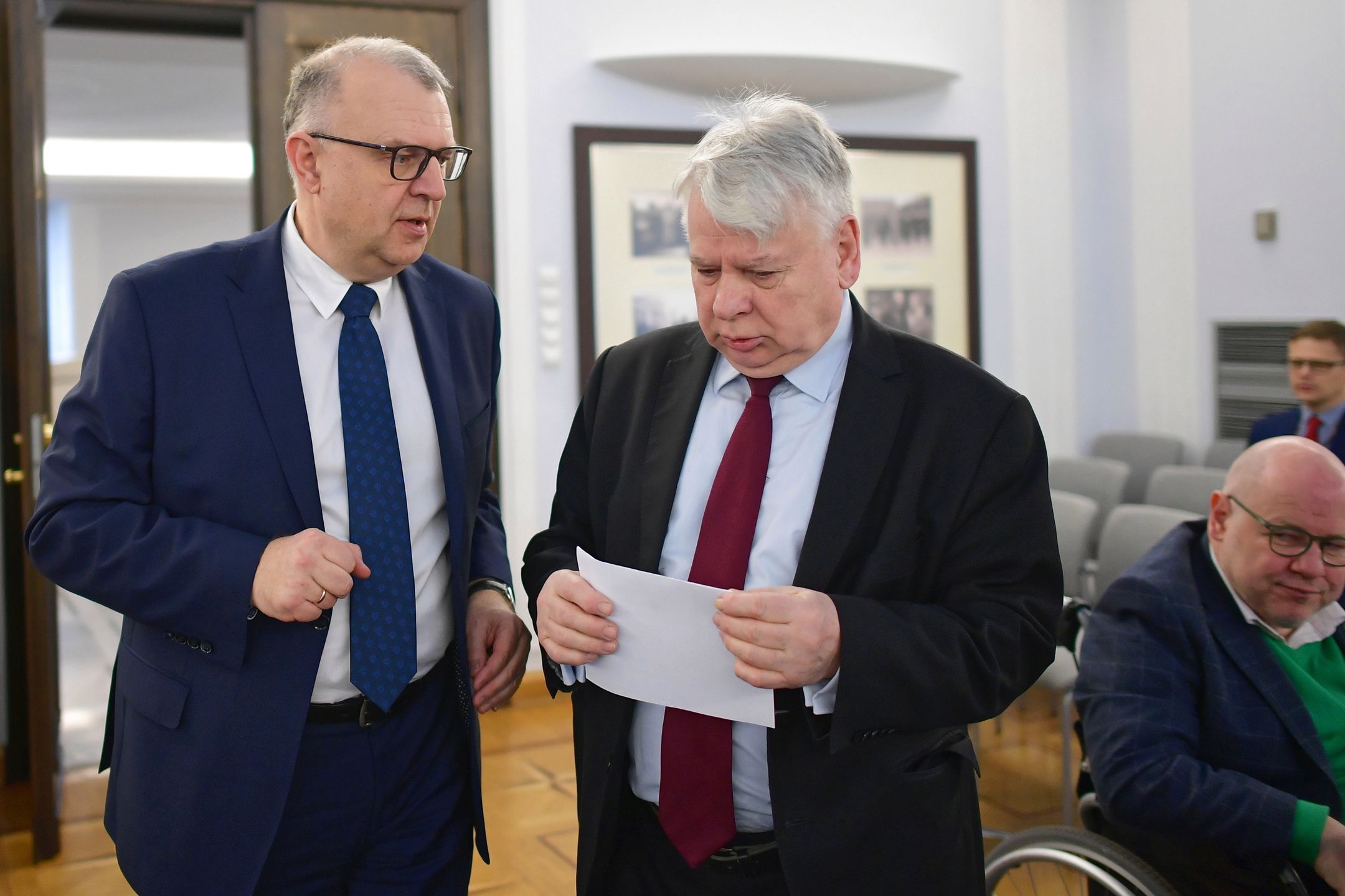 Bogdan Borusewicz o pozwie wobec Jacka Kurskiego: "Zastanawiam się nad tym"